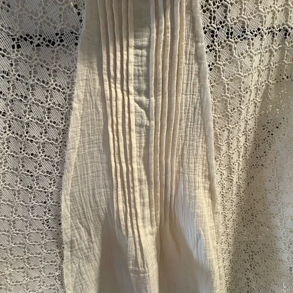 POL Cream Lace Detail Poncho style top - Picture 7 of 7